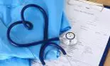 O echipă de studenți mediciniști oferă informații despre metodele de prevenire a bolilor
