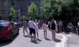 Și-au așteptat copiii ore întregi, în soare! Cum este examenul de Bacalaureat 2017 pentru părinții emoționați