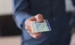 Cărțile de identitate ar putea fi schimbate începând de anul viitor. Cum vor arăta noile buletine