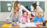 Noua metodologie a Ministerului Educației. Auxiliarele didactice ar putea ajunge în școli abia la începutul anului viitor