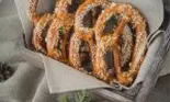 Ingredientele ascunse în banalul covrig de 1 leu! La cât de periculos este pentru sănătate, vei mai cumpăra vreodată?