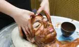 Te-ai săturat de senzația de piele care te strânge? Folosește masca minune pe bază de iaurt și cacao pentru ten uscat