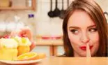 Cum poți să scapi rapid de pofta de dulce și să ai grijă de silueta ta? Trucul care este la îndemâna oricui