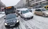Probleme în trafic din cauza ninsorii abundente! Cum se circulă, în această dimineață, în Capitală?