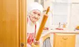 Alege-ți baba din martie: iată cum vei arăta la bătrânețe în funcție de ziua în care îți pică baba