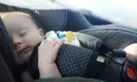 (P) Scaunul auto și scaunul de masă, două achiziții necesare pentru bebeluși