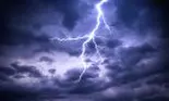 Vremea se strică în următoarele ore. Cod galben de ploi, descărcări electrice și intensificări ale vântului