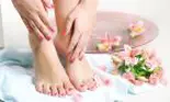 Vrei tălpi fine și picioare ca-n reclame? Secretele care te ajută să arăți perfect în sandale