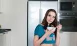 Alimentele recomandate în timpul chimioterapiei. Cum să te hrănești așa încât să-ți ajuți organismul să iasă cu bine din tratament