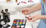 Ce riști atunci când folosești cosmetice expirate?