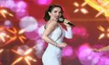 Natalia Oreiro le-a cântat rușilor într-o rochie superbă