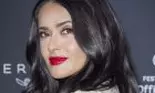 La 51 de ani, Salma Hayek arată fabulos în costum de baie. Uite care este secretul ei
