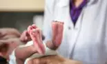 Povestea unei mame care a născut la doar 22 de săptămâni de sarcină