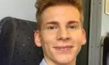 Nimeni nu îl crede atunci când își dezvăluie vârsta din buletin. Cum reușește acest bărbat să arate ca un adolescent?