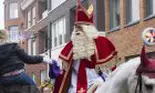 Povestea lui Moș Nicolae. Cine este celebrul personaj care umple ghetuțele cu cadouri