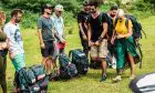 Vedetele Asia Express, nevoite să se tundă ca să obțină un avantaj în competiție