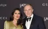Salma Hayek a chemat stripperi acasă. Ce reacție a avut soțul său?