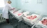 O asistentă a recunoscut că a schimbat peste 5000 de copii la naştere