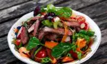 Cum faci artă din salată: iată o rețetă sățioasă