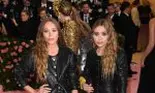 Gemenele Olsen au atras toate privirile la Met Gala 2019 – Uite cum arată puștoaicele care făceau furori în anii 90