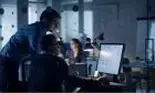 Cu un salariu mediu net de 805 euro pe lună, IT-știi români câștigă cel mai puțin din regiune