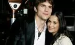 A înșelat-o de două ori, dar asta nu e tot! Demi Moore dezvăluie ce a fost obligată să facă în timpul mariajului cu Ashton Kutcher