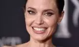 Angelina Jolie, din ce în ce mai îndrăzneață după divorțul de Brad Pitt. A pozat goală pentru coperta unei reviste!