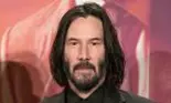 Keanu Reeves s-a afișat la braț cu o parteneră pentru prima dată de la decesul fostei sale iubite