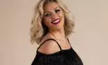 Mirela Vaida alăptează pe platourile de filmare. Cum face față prezentatoarea TV creșterii a trei copii și programului încărcat?