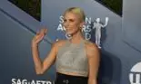 Motivul pentru care Charlize Theron a purtat o brățară cu diamante în păr. De ce și-a făcut apariția așa pe covorul roșu?