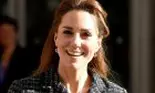 Kate Middleton, superbă într-o ținută de inspirație militară. Rar o putem vedea așa!