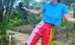O cântăreață celebră a dezvăluit că a plătit prostituate pentru a întreține relații sexuale cu ea