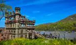 12 castele abandonate din întreaga lume