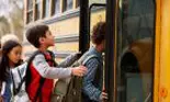 Transport gratuit pentru elevi. „Elevii vor circula spre școală doar pe baza carnetului de elev”