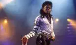 De ce Michael Jackson purta haine mai mici la finalul spectacolelor sale?