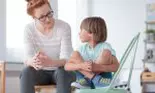 CUM ÎI SPUN NU' CELUI MIC? CUM ÎL AJUT SĂ NU SE MAI TEAMĂ DE ÎNTUNERIC? CUM POT SĂ ÎI FIU DE AJUTOR?