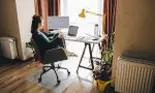 Cum îți amenajezi spațiul de lucru de acasă pentru a fi mai productiv