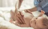 Cum protejăm pielea bebelușului: sfaturi pentru o îngrijire corectă