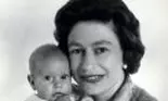 De ce Regina Elisabeta a fost forțată să nu-l mai alăpteze pe Prințul Charles în 1949?
