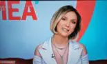 Adela Popescu a dezvăluit în direct la TV sexul bebelușului