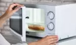 Recipiente și alimente interzise în cuptorul cu microunde