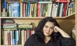 Interviurile Avantaje, ANDREEA RĂSUCEANU: „Bucureștiul e literatură, așteaptă doar să vină cineva și să-i transforme străzile și bulevardele în rânduri scrise.'