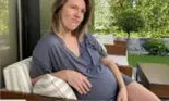 Adela Popescu, în costum de baie, la o lună de când a născut al treilea copil. Prezentatoarea și-a arătat formele