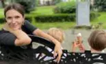 Adela Popescu, poză de familie alături de părinți și cei doi frați