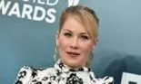 Christina Applegate, de nerecunoscut din cauza problemelor de sănătate: „M-am îngrășat 18 kilograme și nu pot merge fără baston”