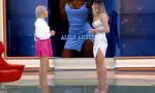 Mirela Vaida are asistentă nouă la „Acces Direct'! Cine e vedeta sexy care va apărea de luni până vineri la Antena 1