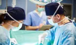 Experiment inedit: Chirurgii testează transplantul de rinichi de porc la un om