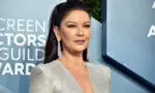 Catherine Zeta-Jones a ajuns în București pentru filmările serialului „Familia Addams'. Cum s-a filmat actrița în vârstă de 52 de ani