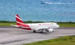 Un băiețel nou-născut a fost găsit aruncat în toaleta unui avion