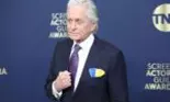 Michael Douglas, probleme de sănătate? Fanii au observat asta la mâinile sale